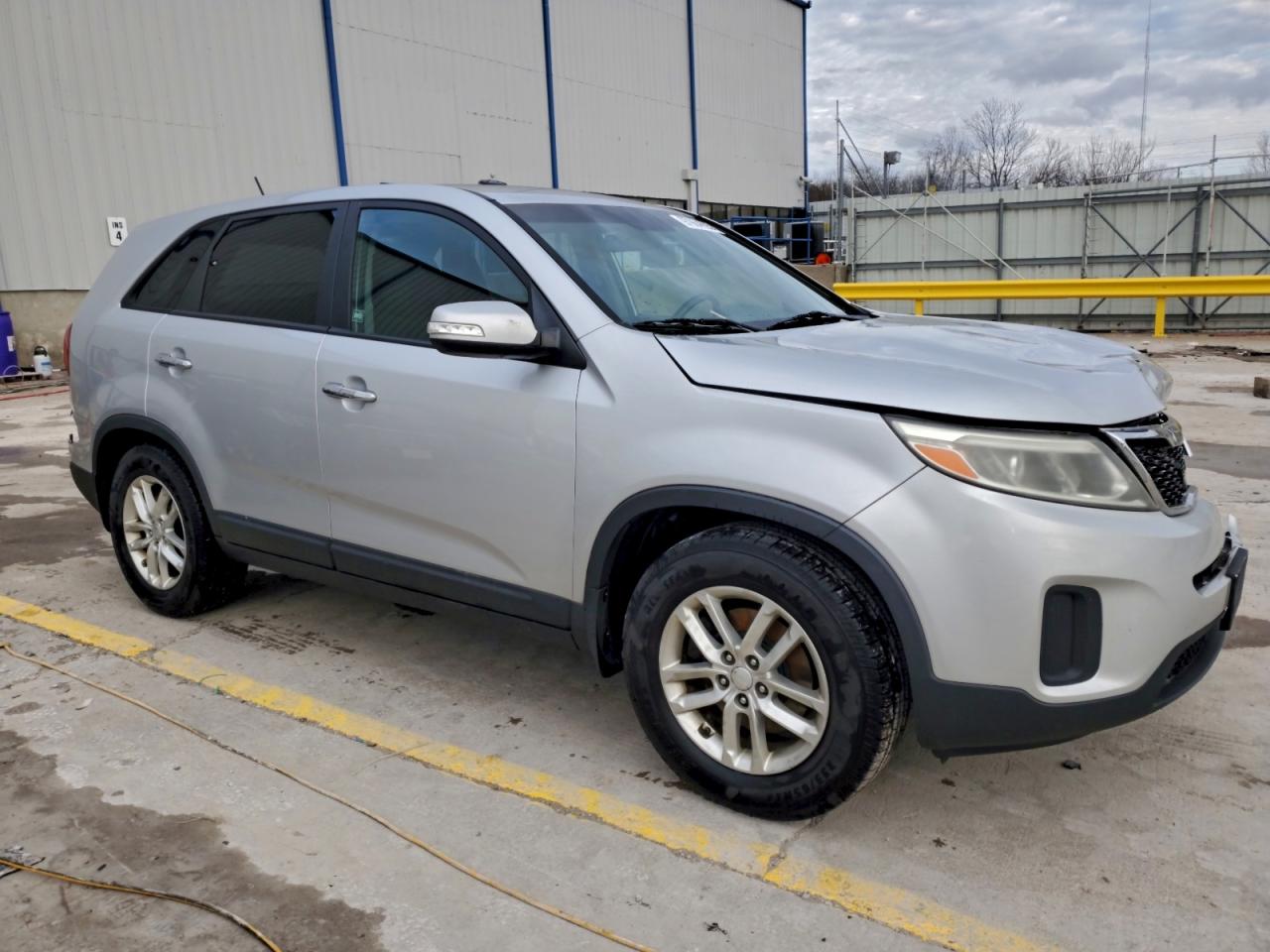 2014 KIA SORENTO LX photo 4