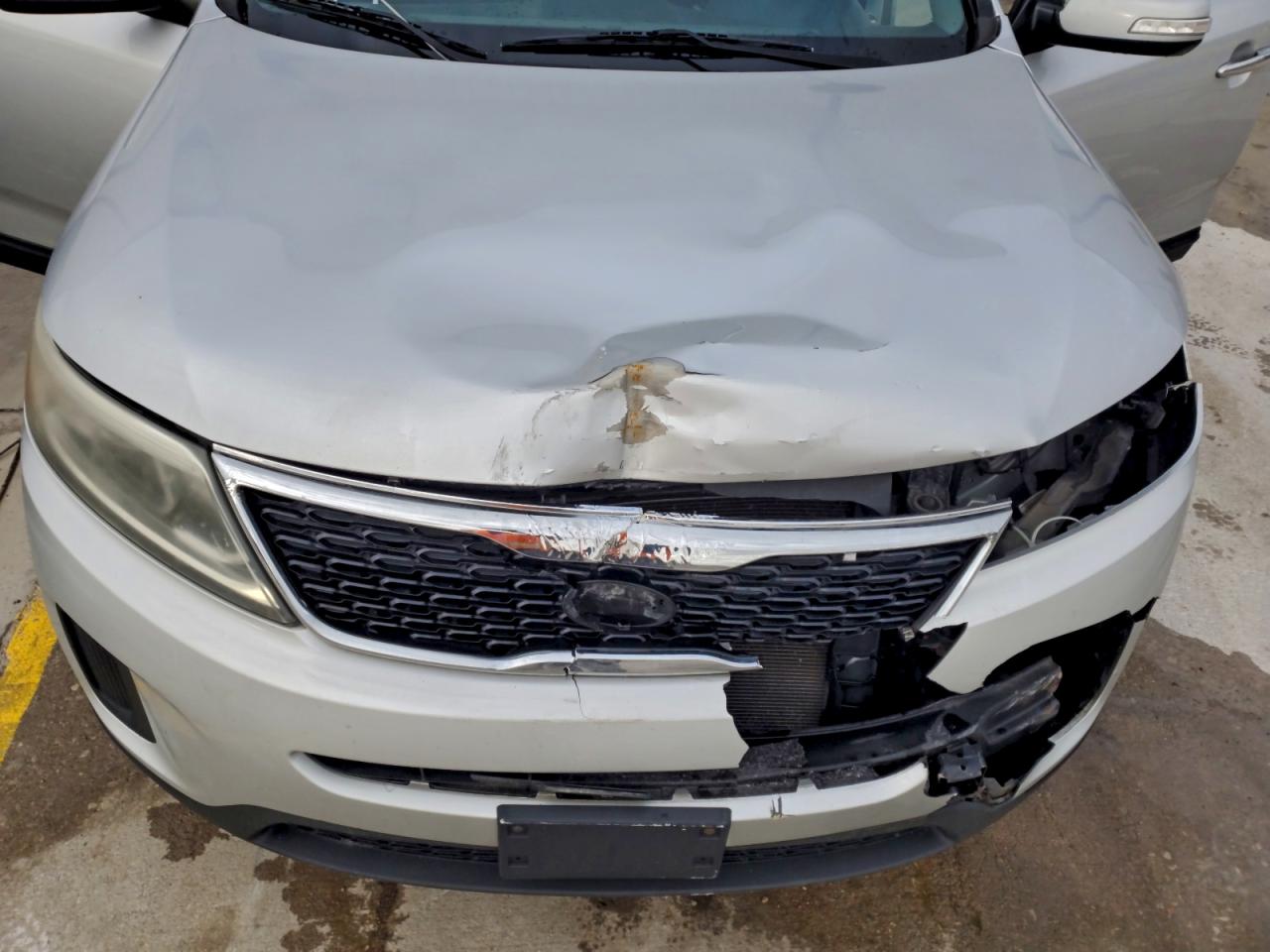 2014 KIA SORENTO LX photo 12