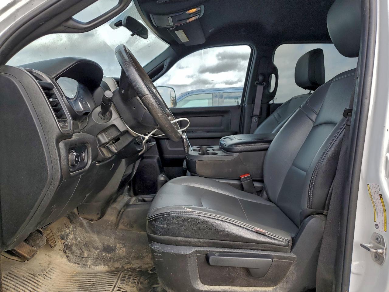 2022 RAM 3500 TRADESMAN photo 7