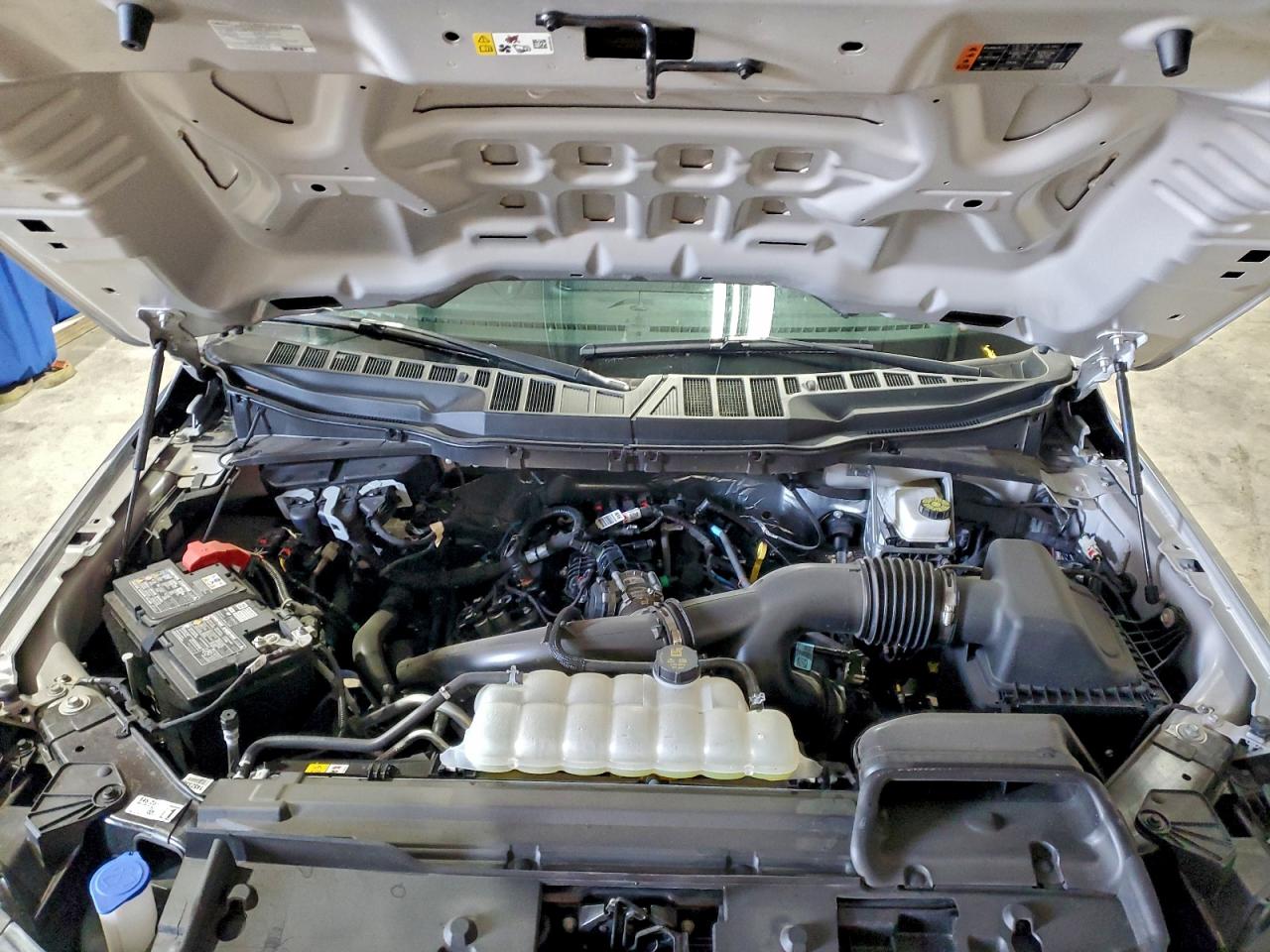 2025 FORD F150 XLT photo 11
