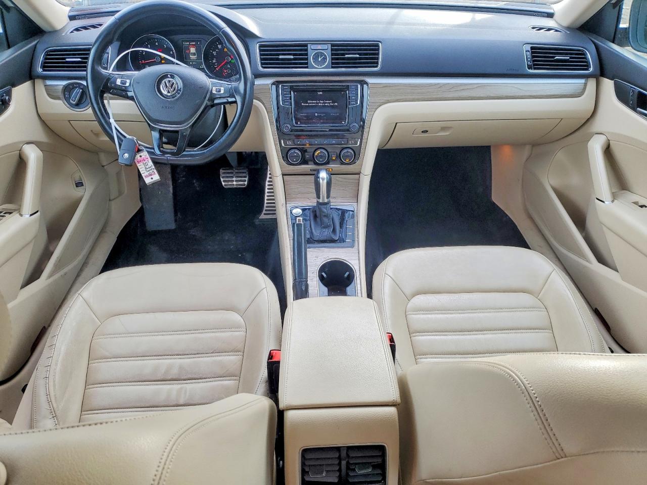 2017 VOLKSWAGEN PASSAT SEL PREMIUM photo 8