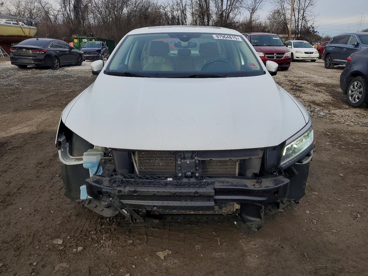 2017 VOLKSWAGEN PASSAT SEL PREMIUM photo 5