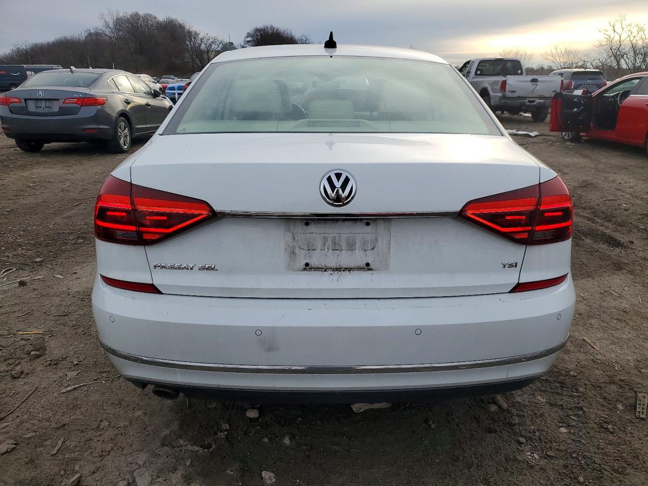 2017 VOLKSWAGEN PASSAT SEL PREMIUM photo 6