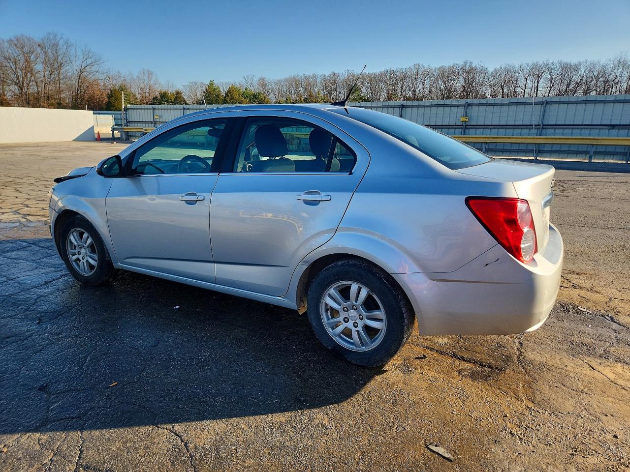 2014 CHEVROLET SONIC LT photo 2