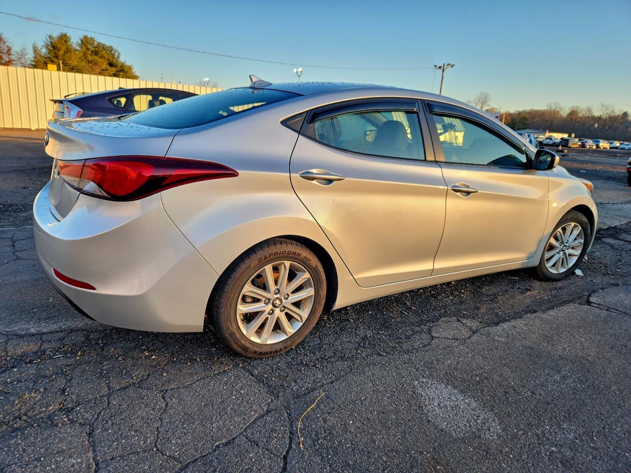 2015 HYUNDAI ELANTRA SE photo 5