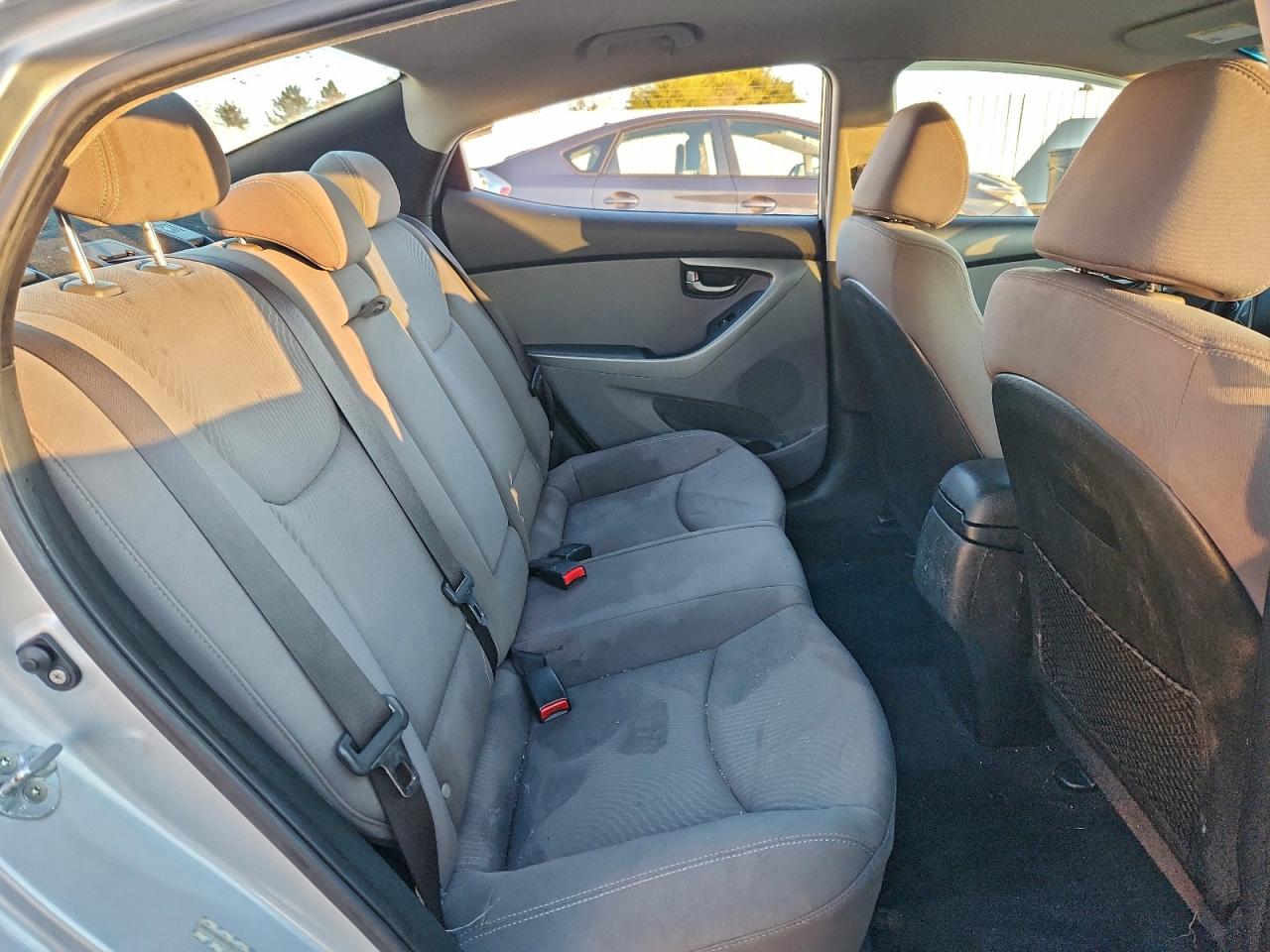 2015 HYUNDAI ELANTRA SE photo 19
