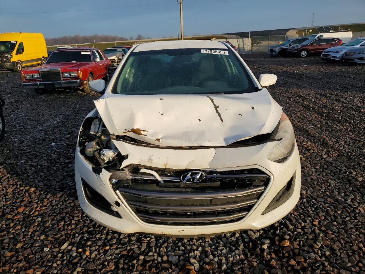 2017 HYUNDAI ELANTRA GT photo 5