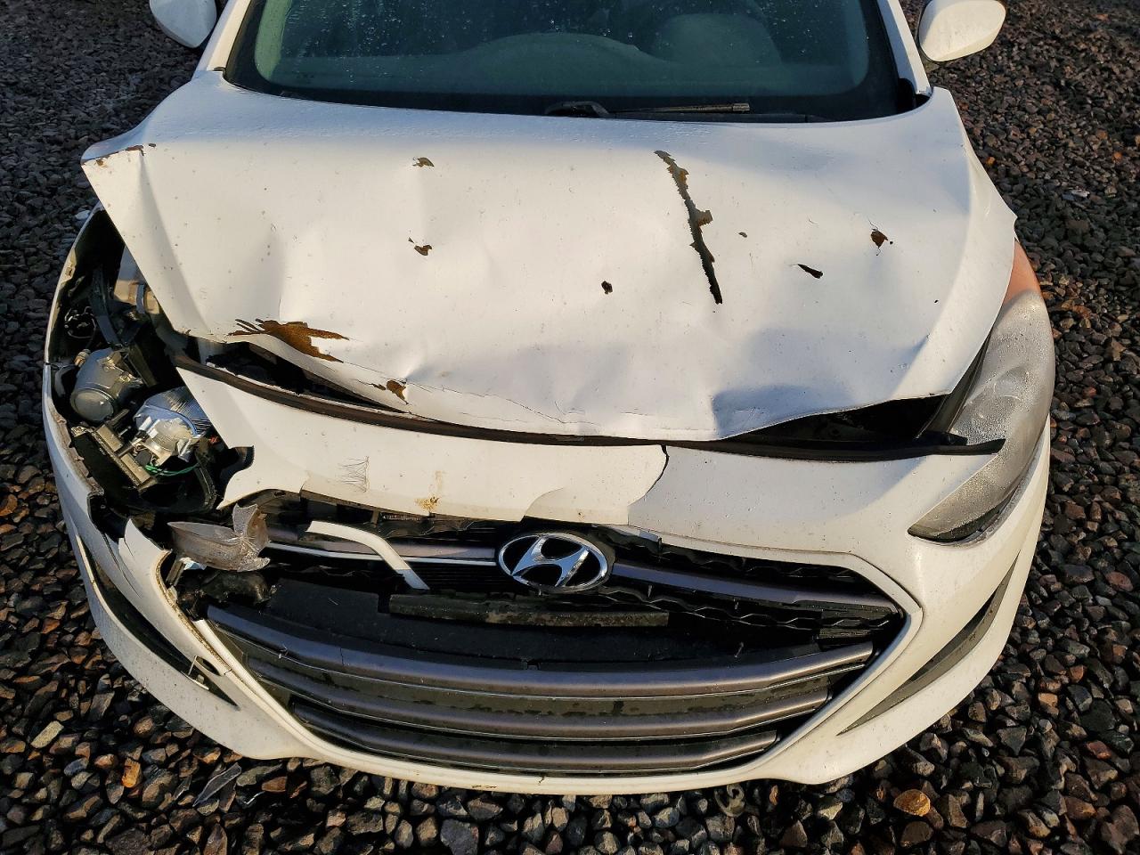 2017 HYUNDAI ELANTRA GT photo 11