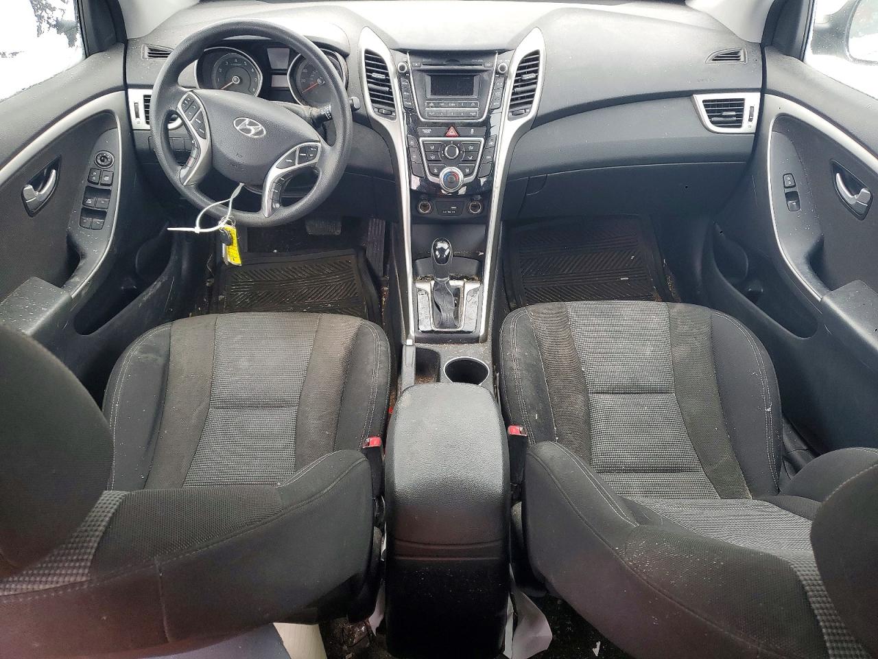 2017 HYUNDAI ELANTRA GT photo 8