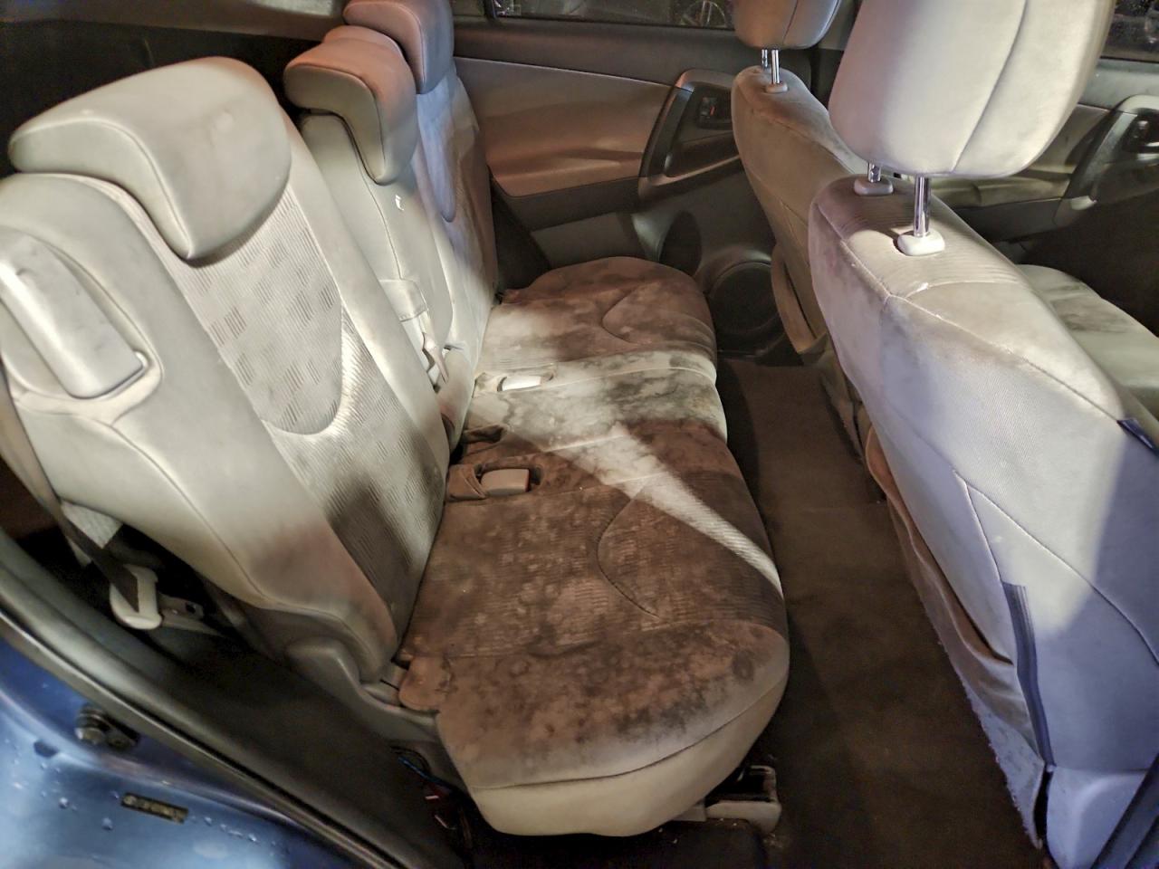 2010 TOYOTA RAV4 photo 11