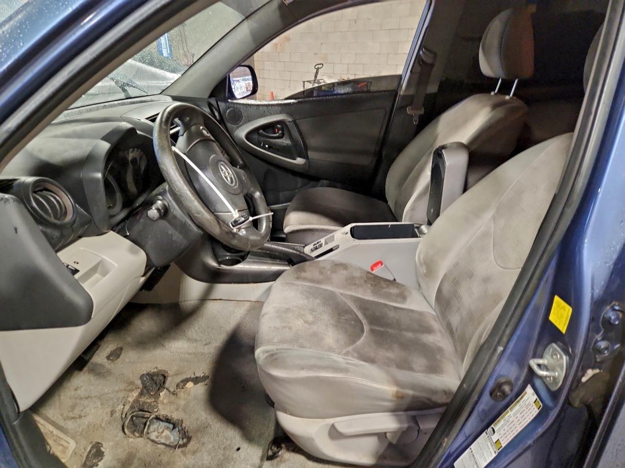 2010 TOYOTA RAV4 photo 7