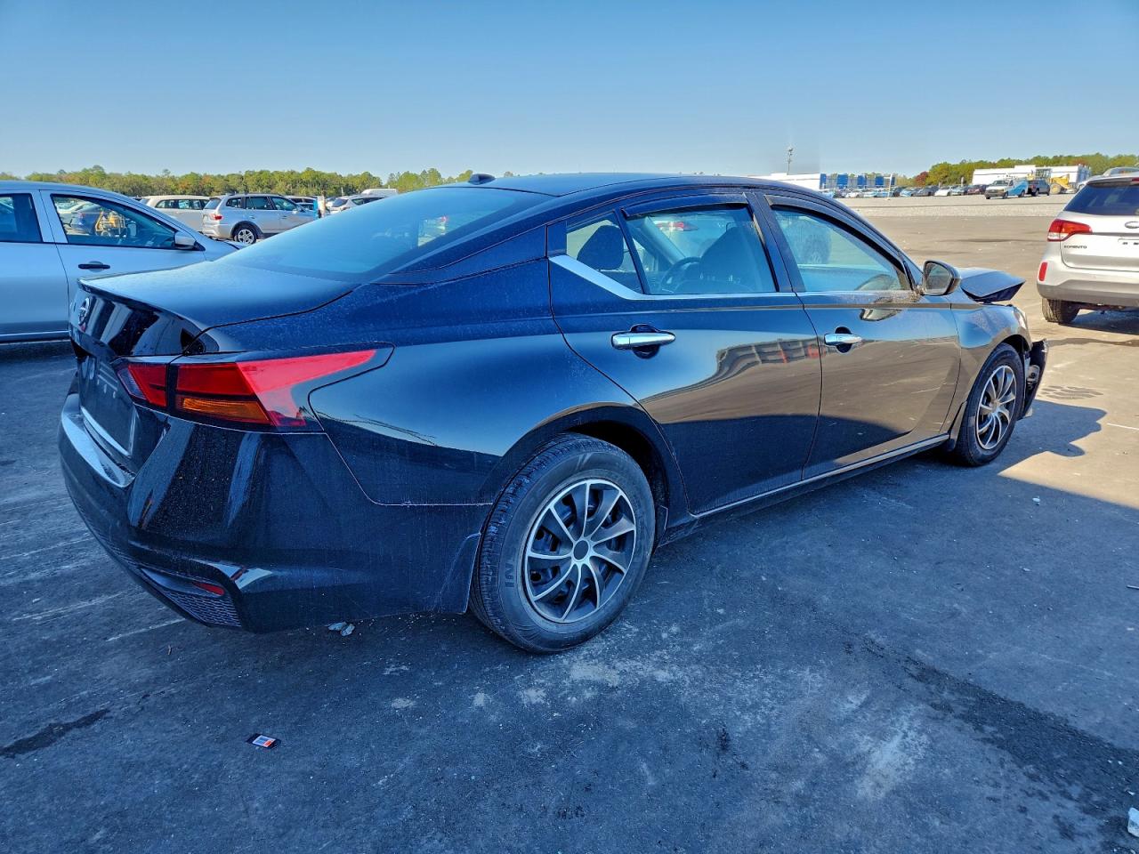 2019 NISSAN ALTIMA S photo 3