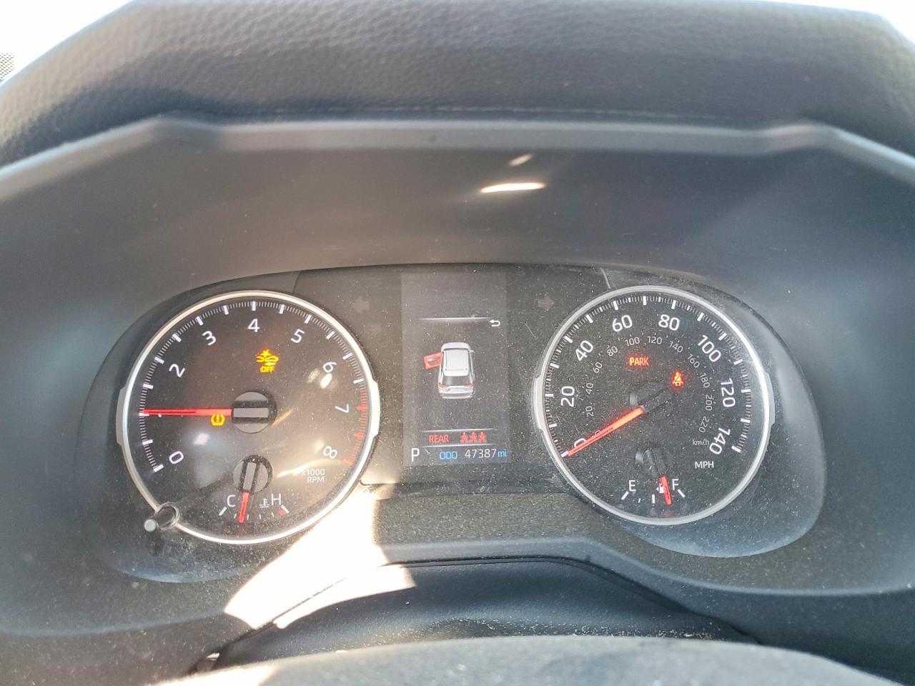 2021 TOYOTA RAV4 LE photo 9