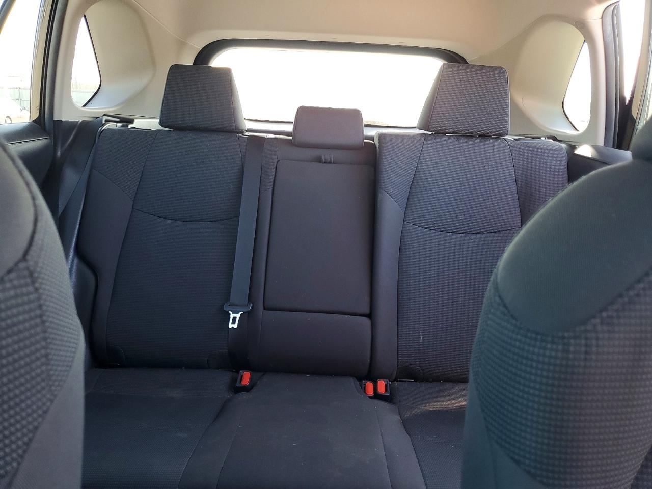 2021 TOYOTA RAV4 LE photo 10
