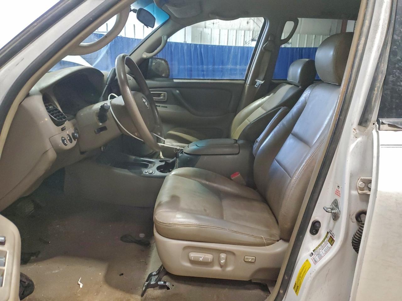 2007 TOYOTA SEQUOIA SR5 photo 13