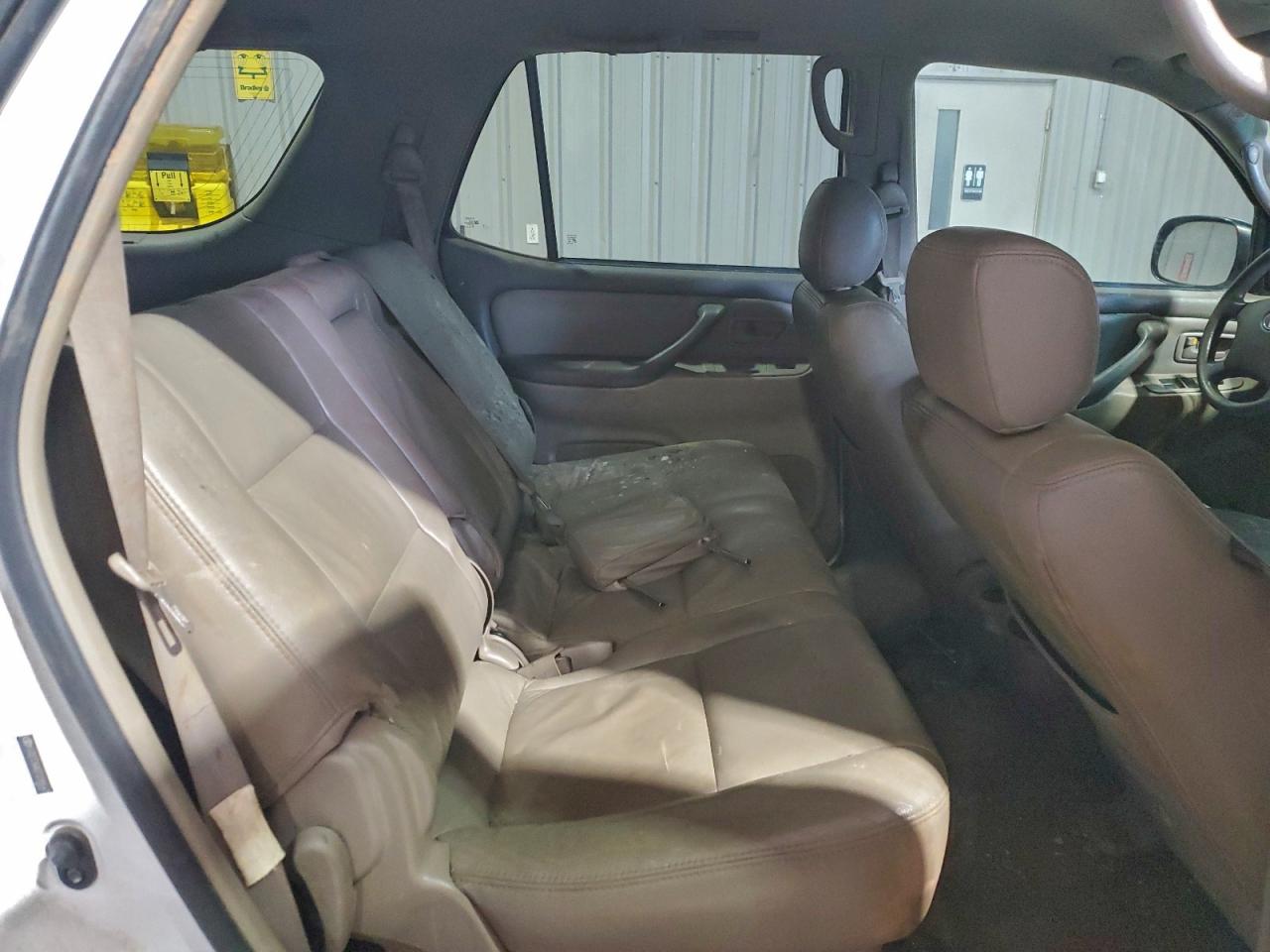 2007 TOYOTA SEQUOIA SR5 photo 21