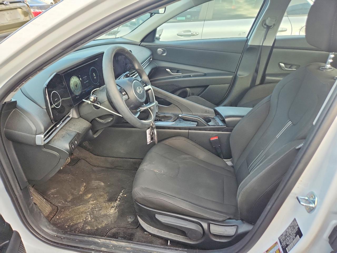 2024 HYUNDAI ELANTRA SEL photo 7
