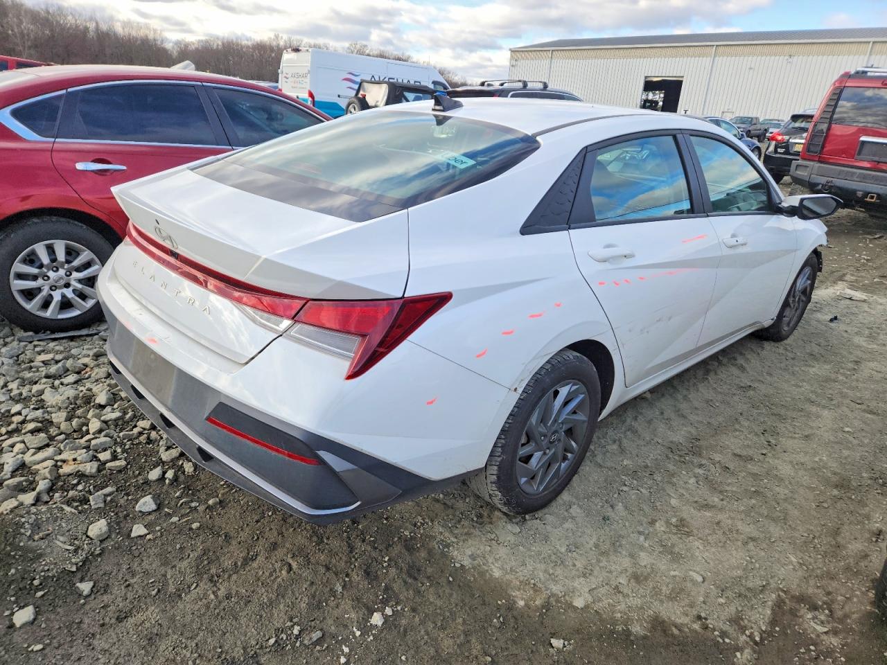 2024 HYUNDAI ELANTRA SEL photo 3