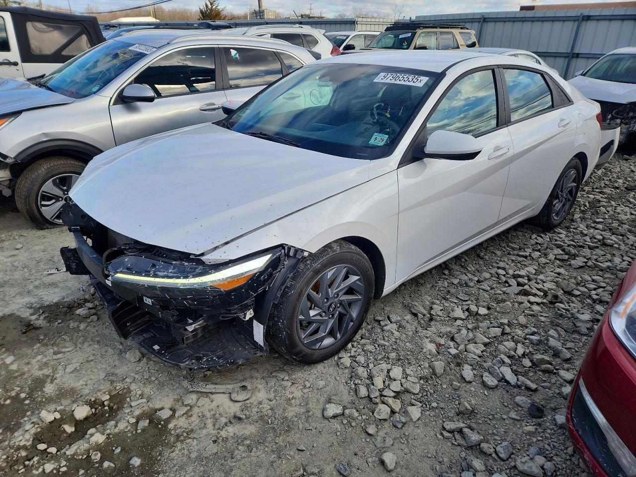 2024 HYUNDAI ELANTRA