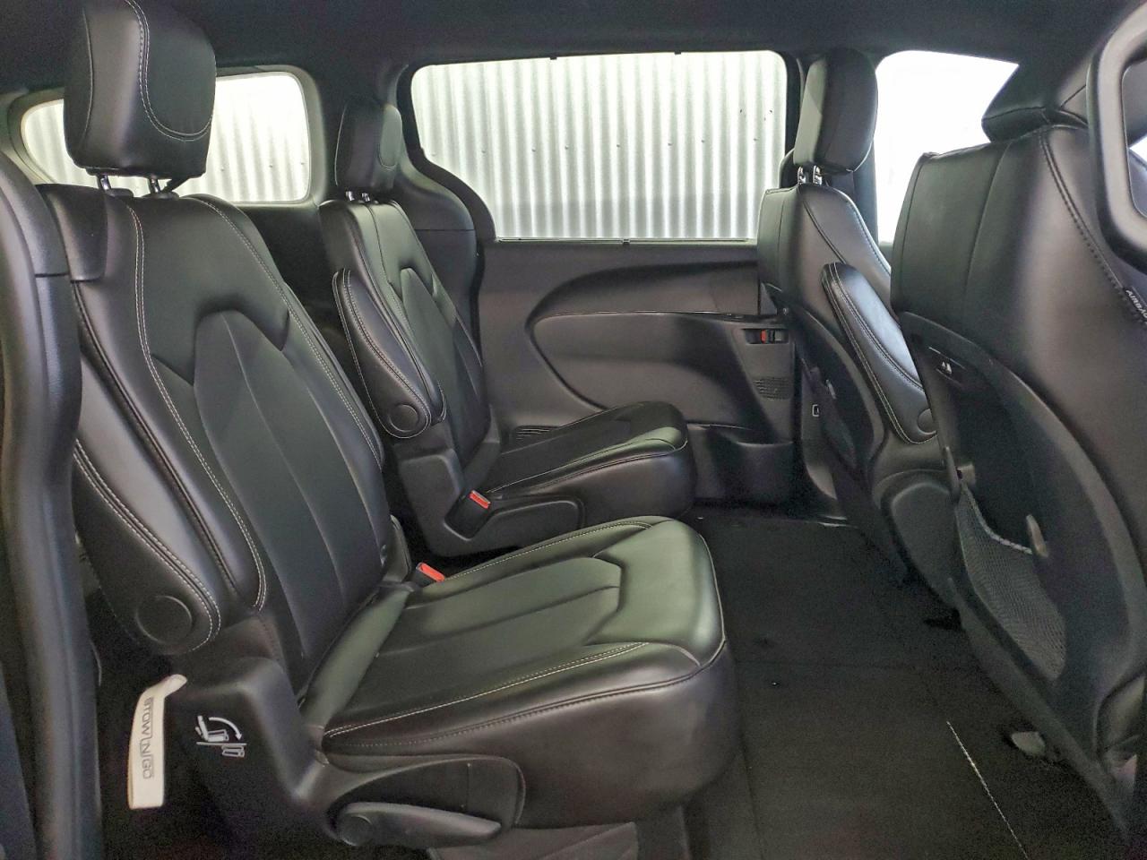 2025 CHRYSLER PACIFICA SELECT photo 11