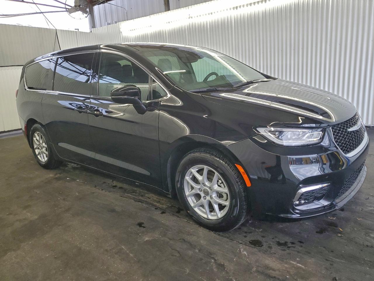 2025 CHRYSLER PACIFICA SELECT photo 4