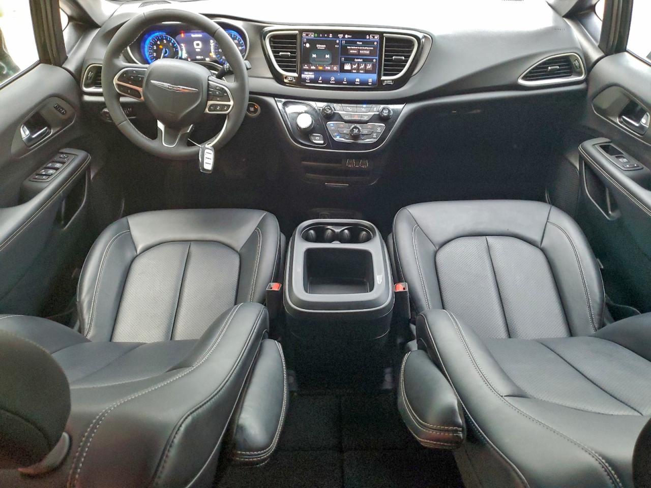 2025 CHRYSLER PACIFICA SELECT photo 8