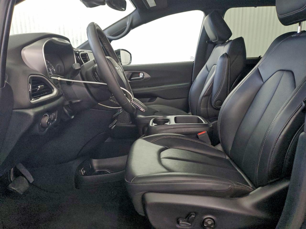 2025 CHRYSLER PACIFICA SELECT photo 7