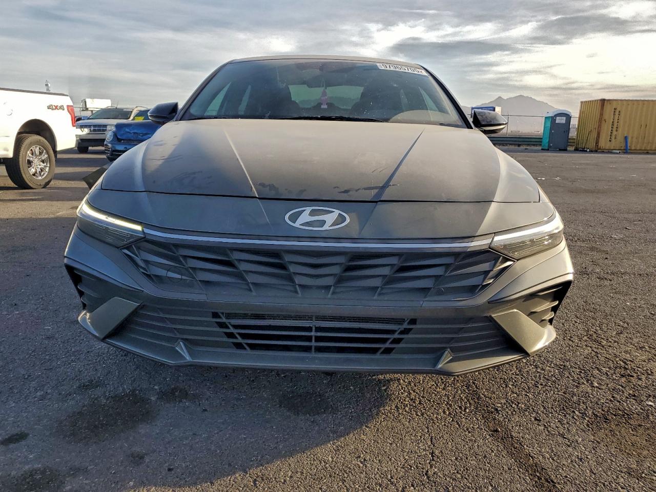 2025 HYUNDAI ELANTRA SEL SPORT photo 5