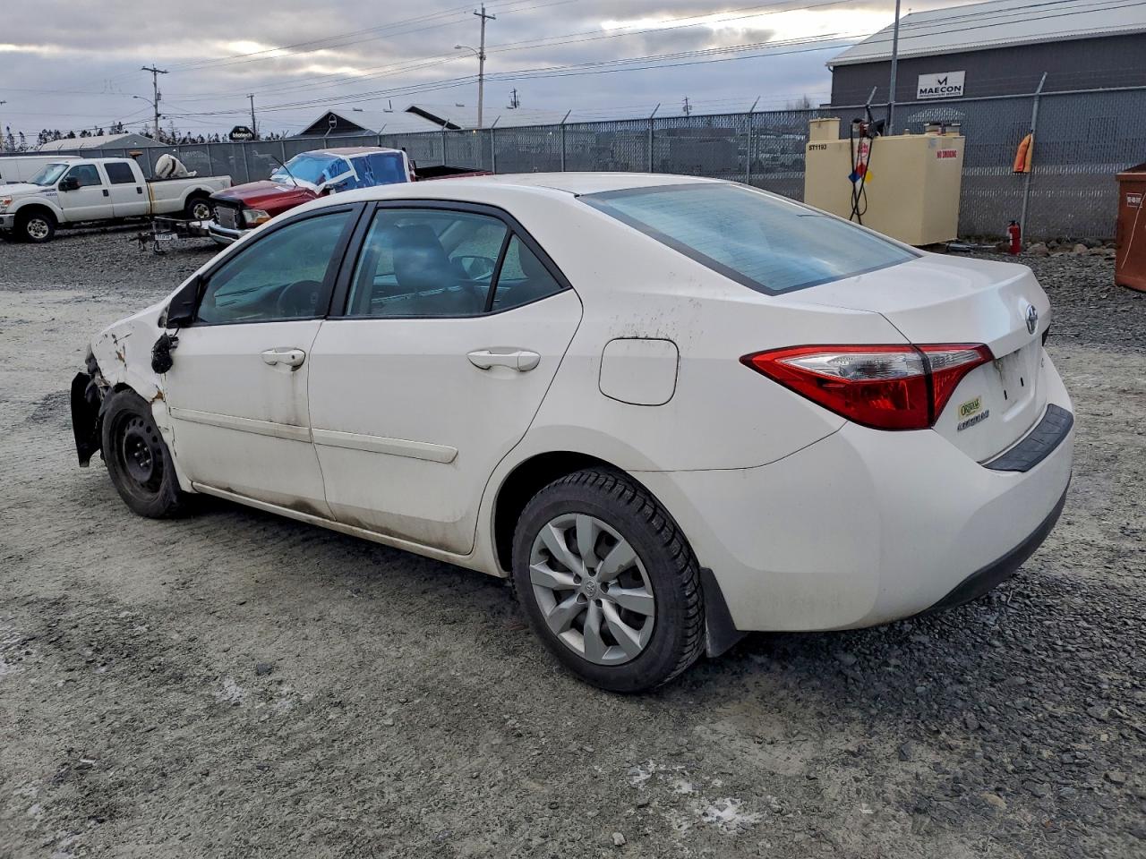2014 TOYOTA COROLLA L photo 2
