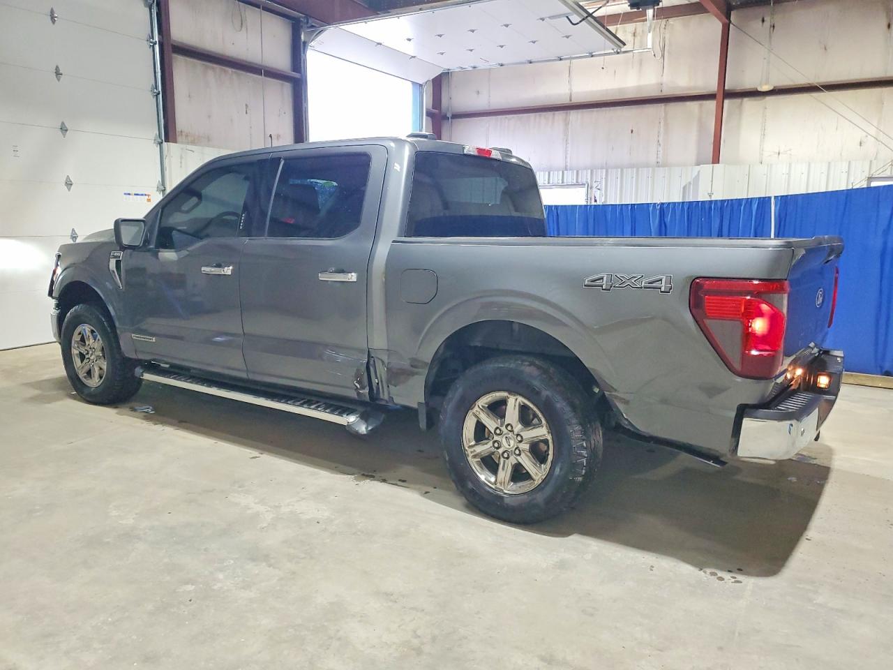 2024 FORD F150 XLT photo 2