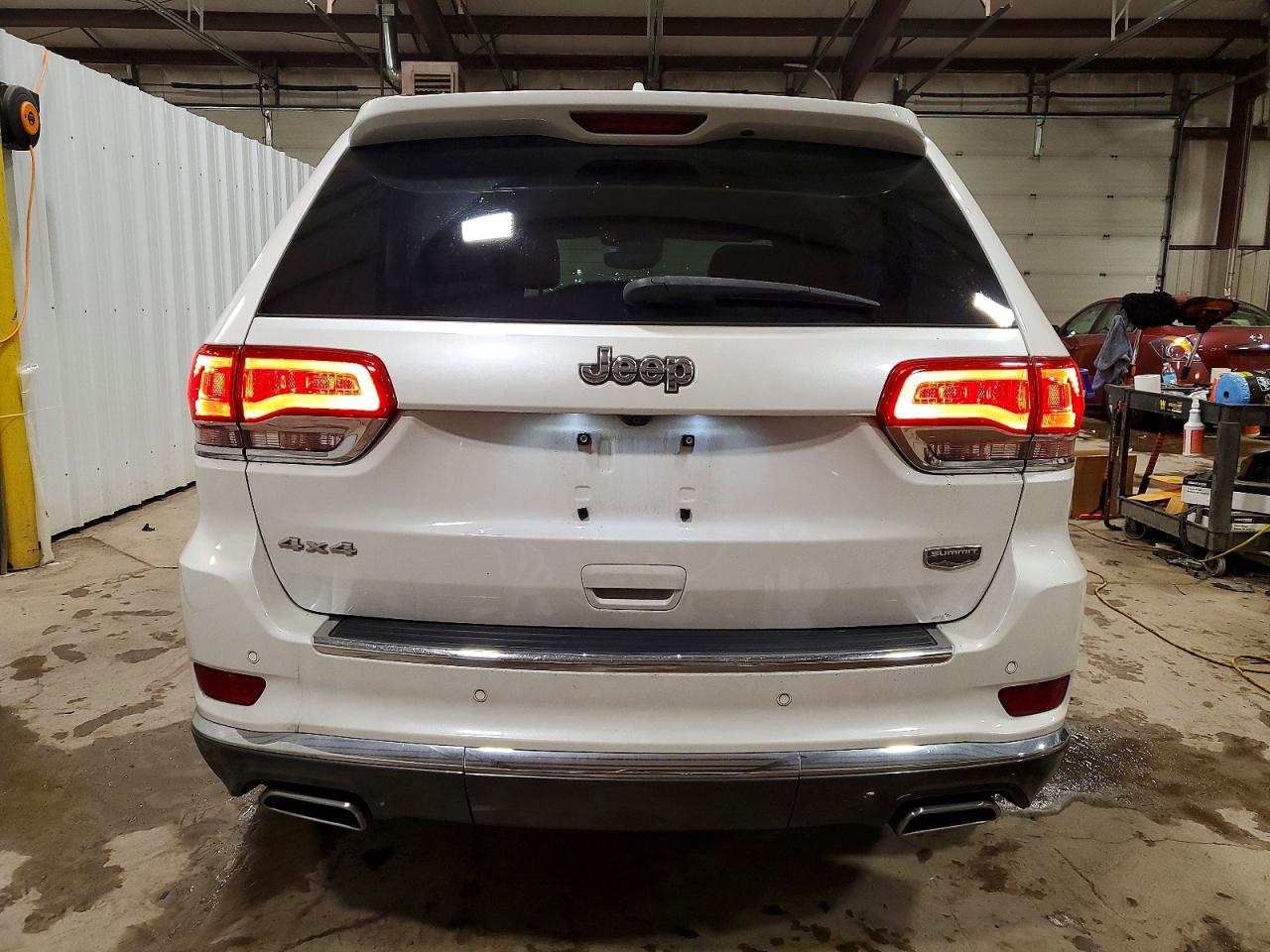 2018 JEEP GRAND CHEROKEE SUMMIT photo 6
