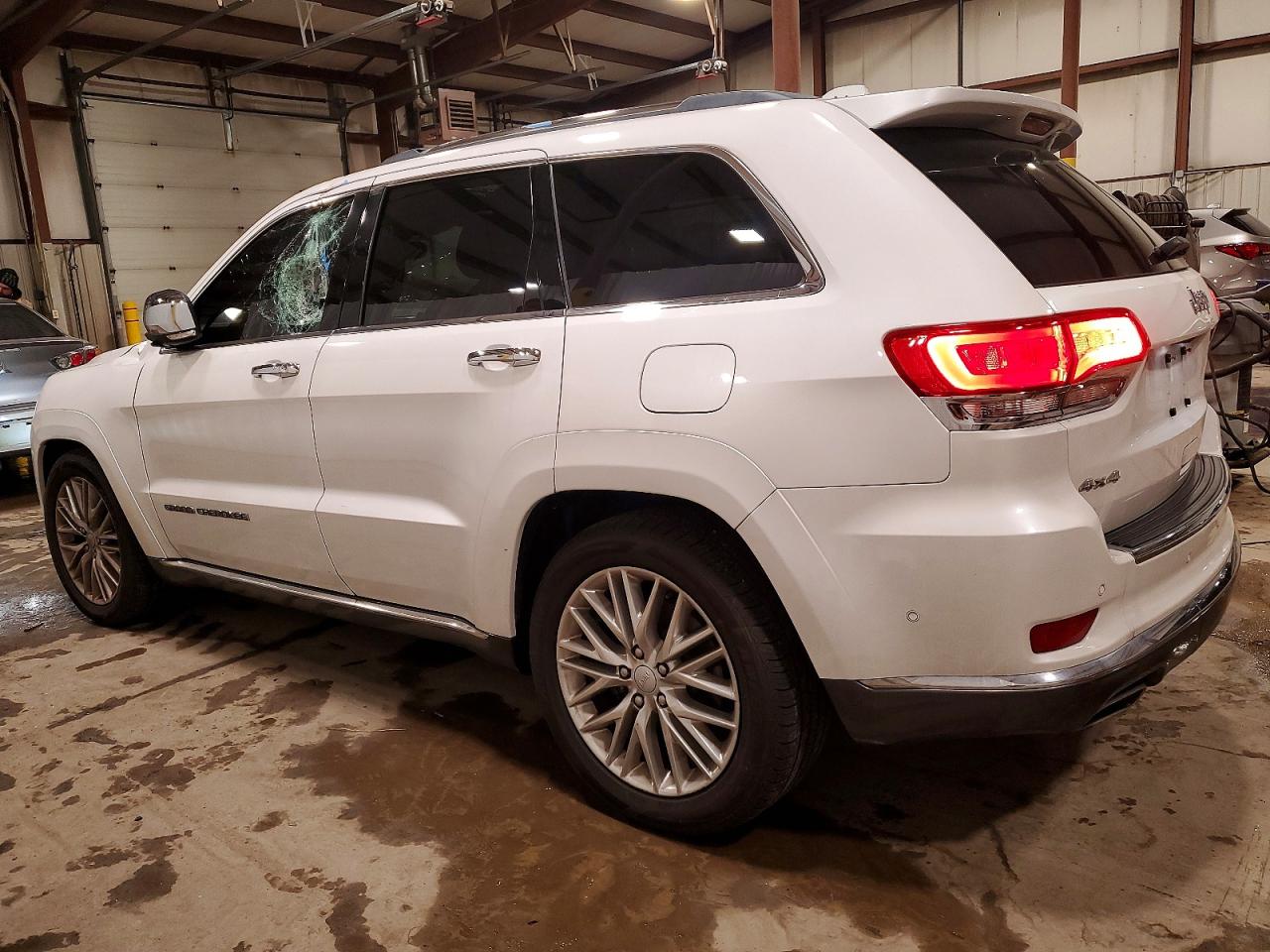 2018 JEEP GRAND CHEROKEE SUMMIT photo 2
