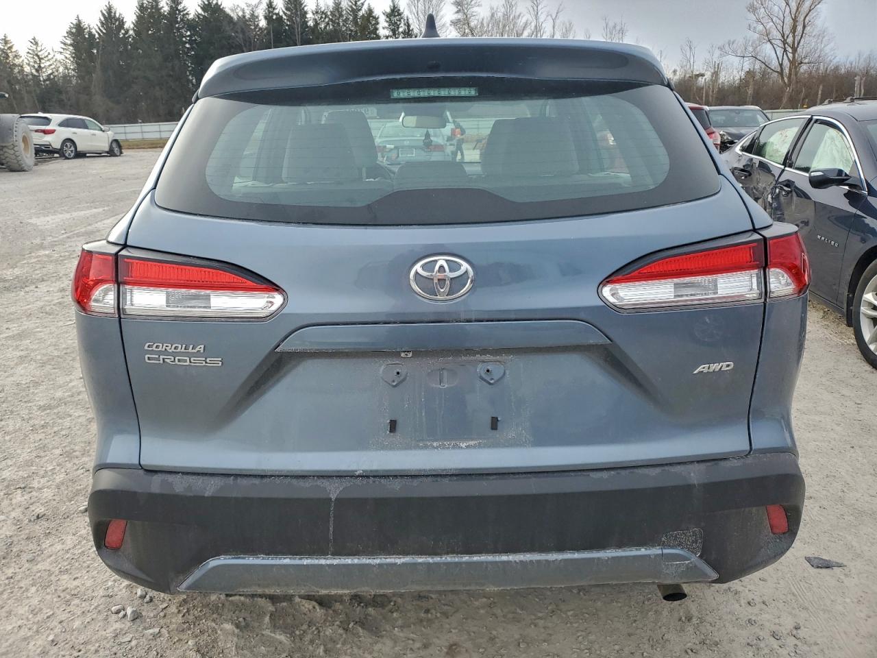 2024 TOYOTA COROLLA CROSS L photo 11