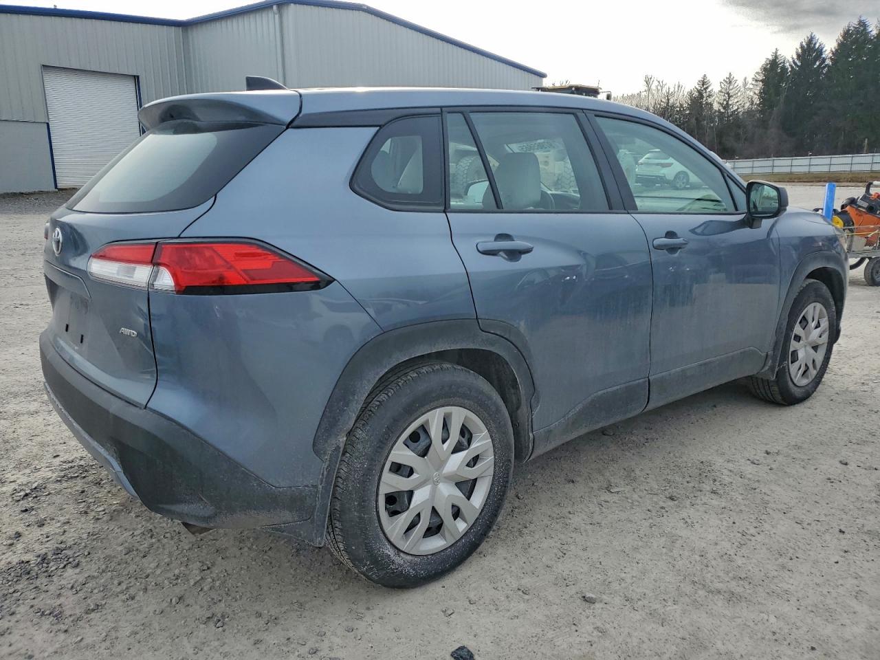 2024 TOYOTA COROLLA CROSS L photo 5