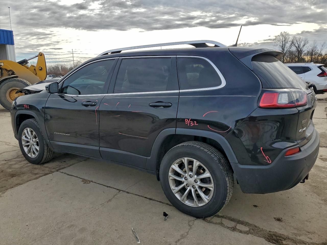 2019 JEEP CHEROKEE LATITUDE photo 2