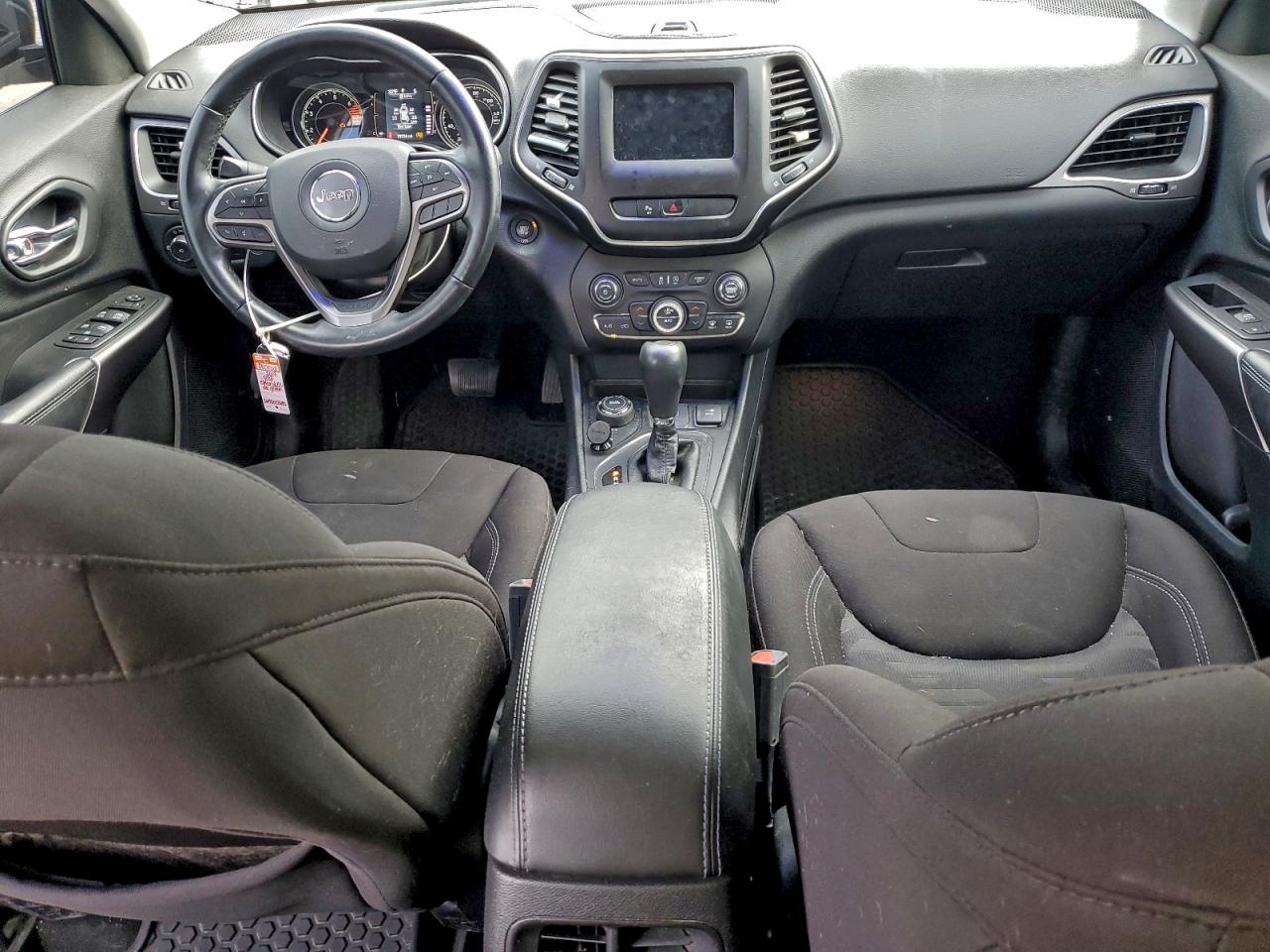 2019 JEEP CHEROKEE LATITUDE photo 8