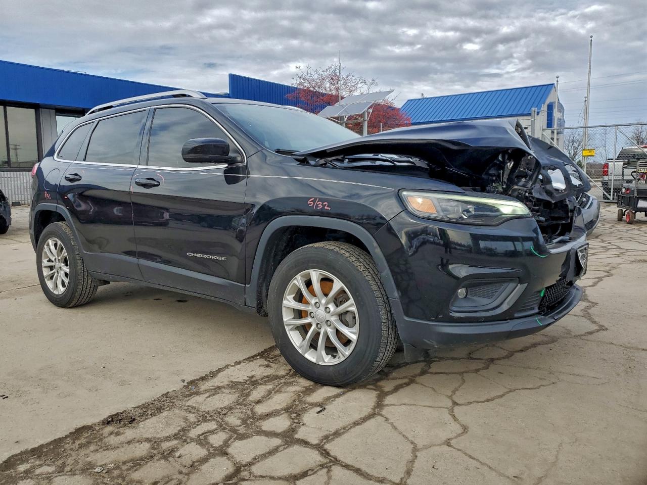 2019 JEEP CHEROKEE LATITUDE photo 4