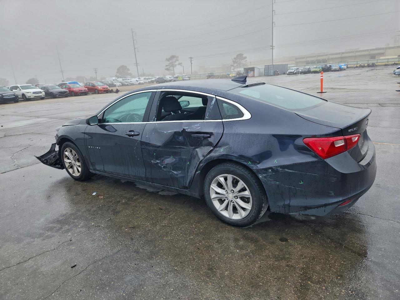 2023 CHEVROLET MALIBU LT photo 2