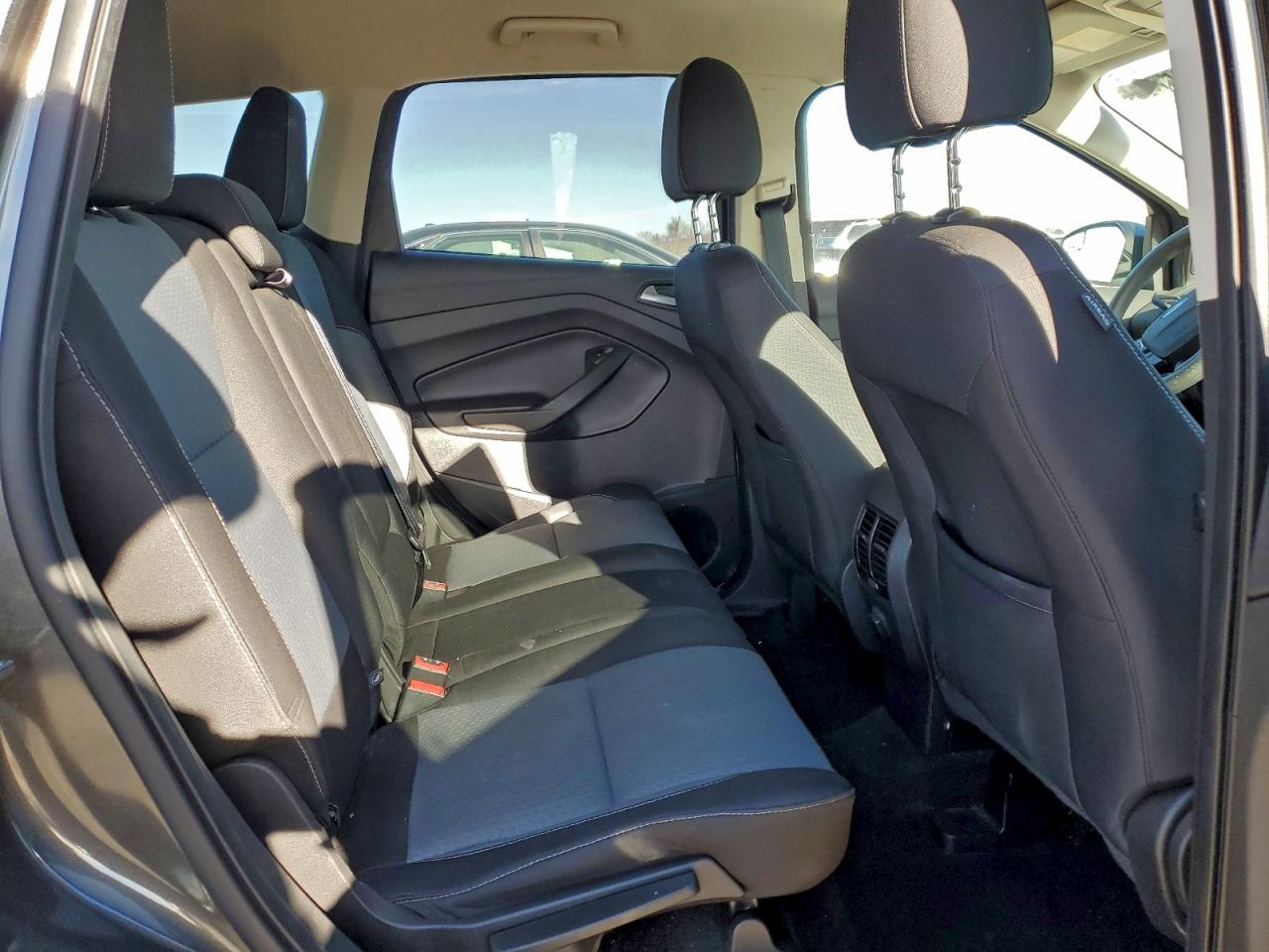 2017 FORD ESCAPE SE photo 11