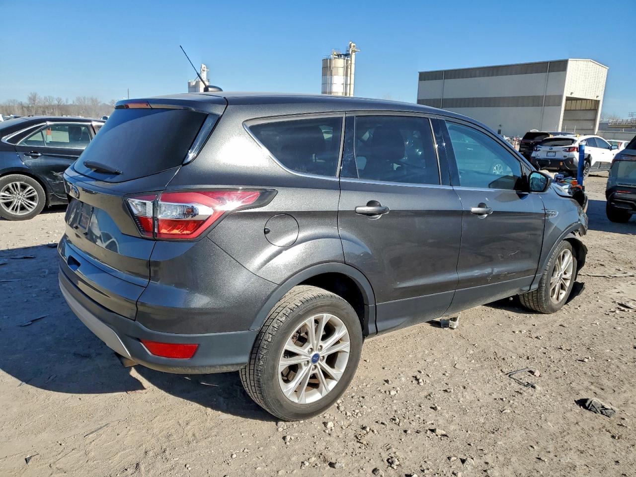 2017 FORD ESCAPE SE photo 3