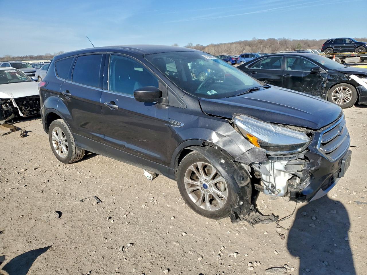 2017 FORD ESCAPE SE photo 4