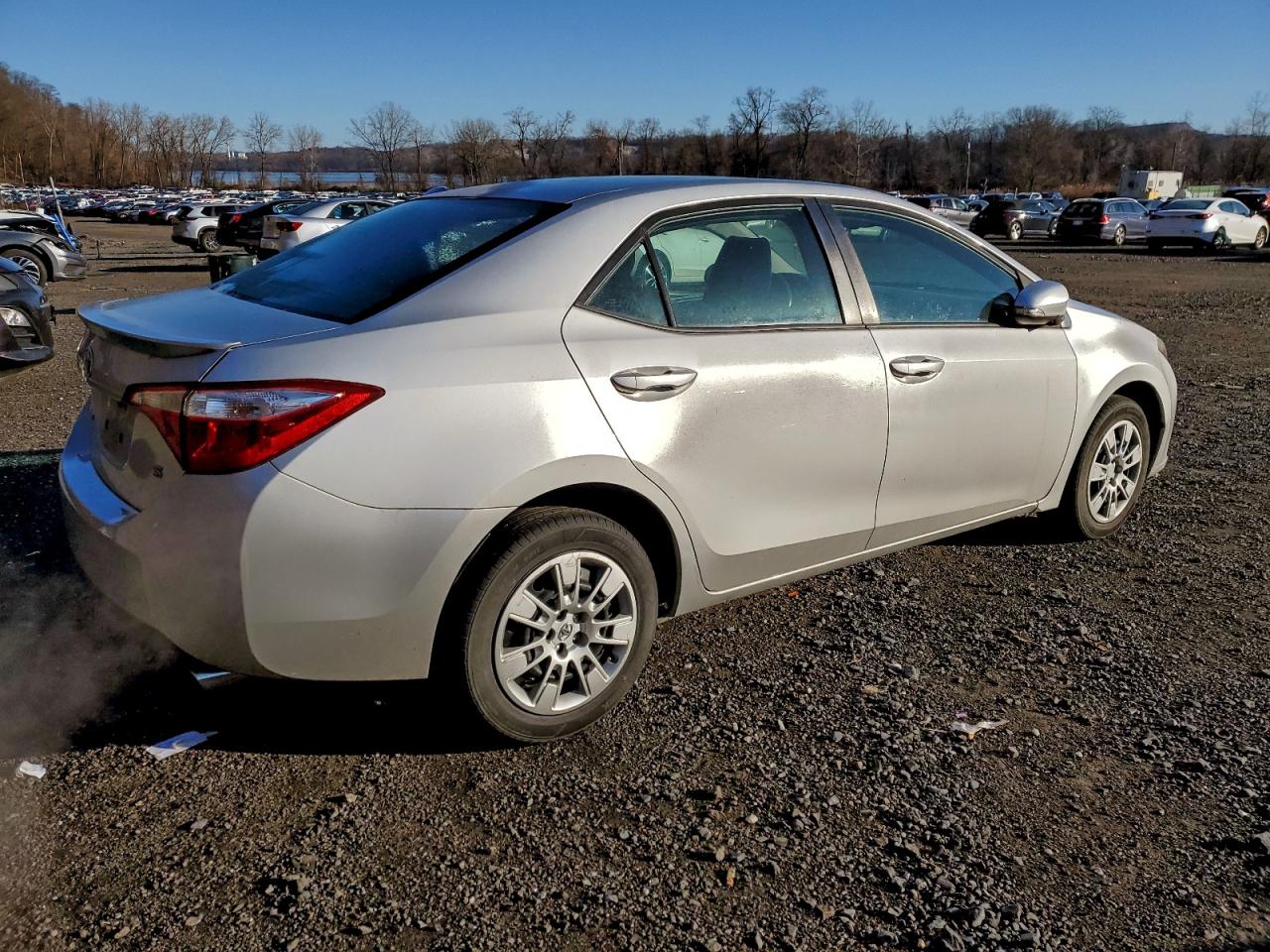 2015 TOYOTA COROLLA L photo 3