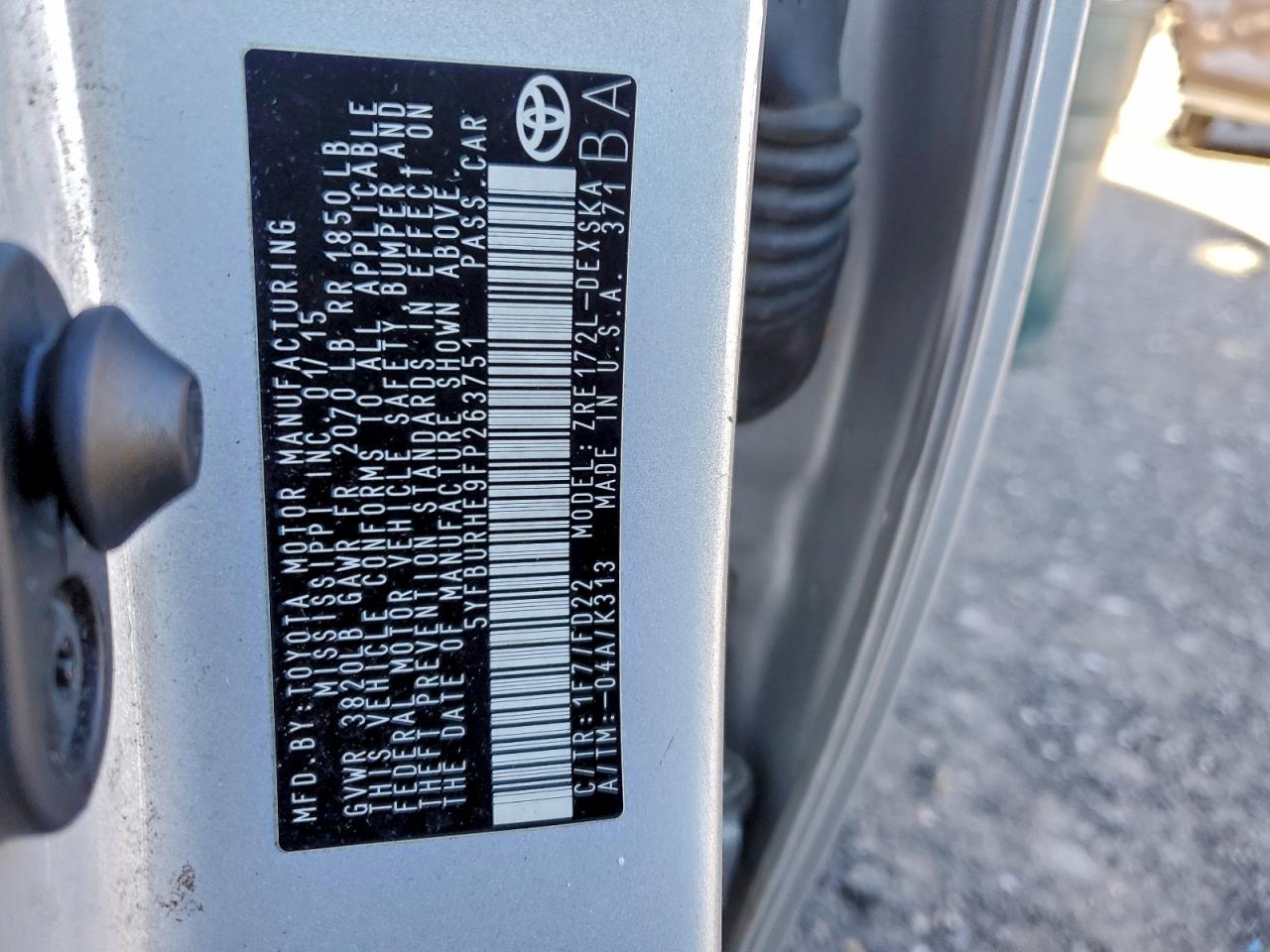 2015 TOYOTA COROLLA L photo 12
