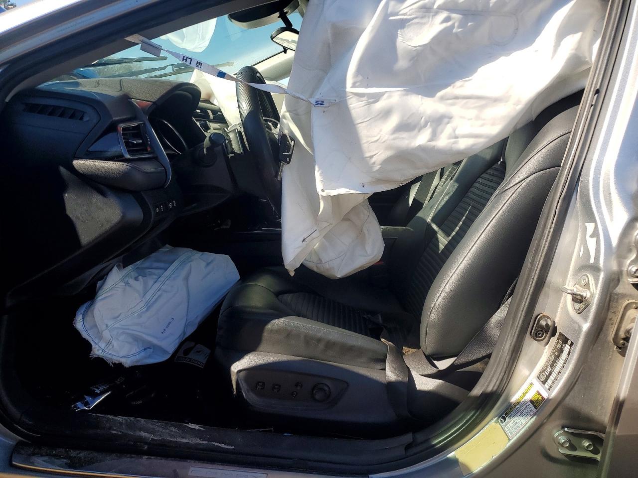 2019 TOYOTA CAMRY L photo 7