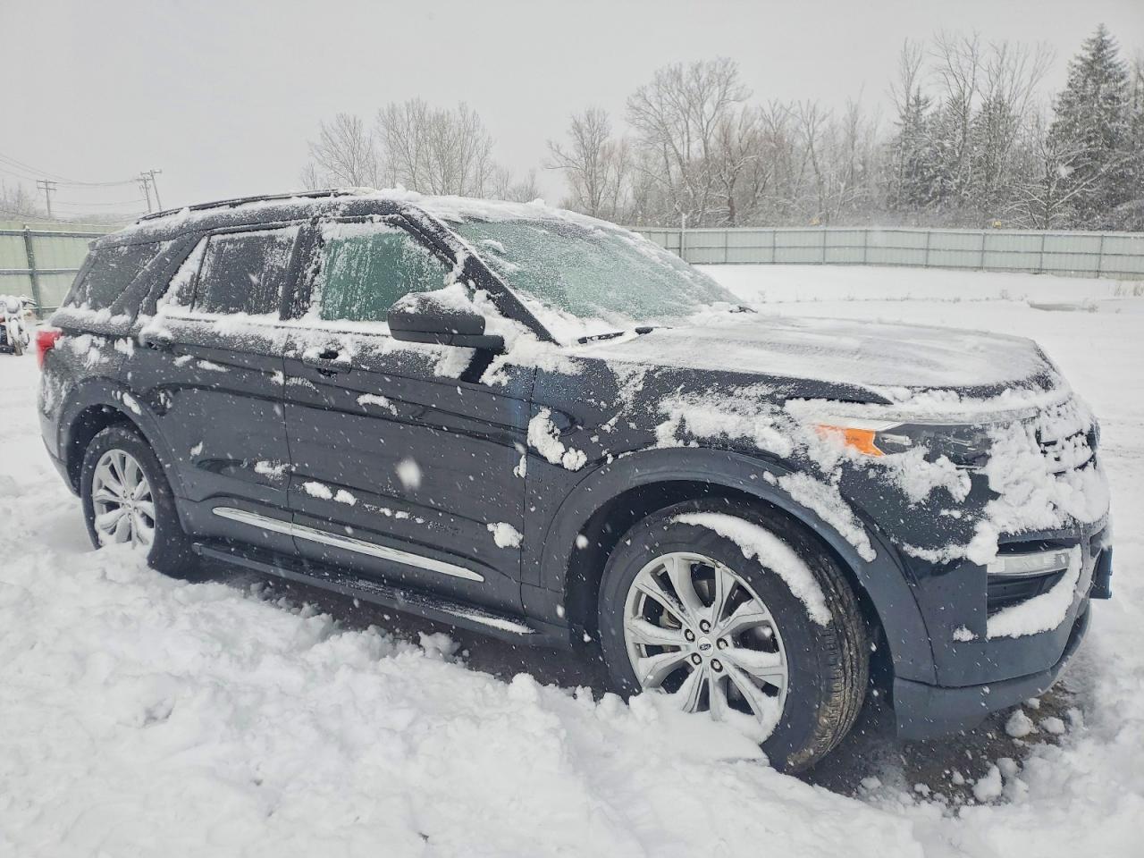 2021 FORD EXPLORER XLT photo 4