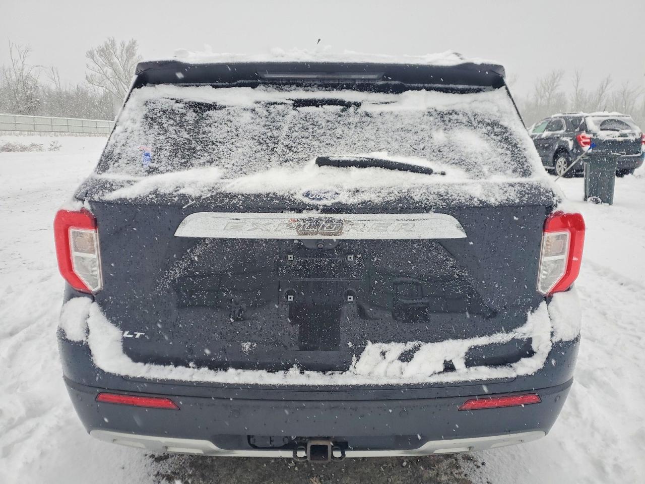 2021 FORD EXPLORER XLT photo 6