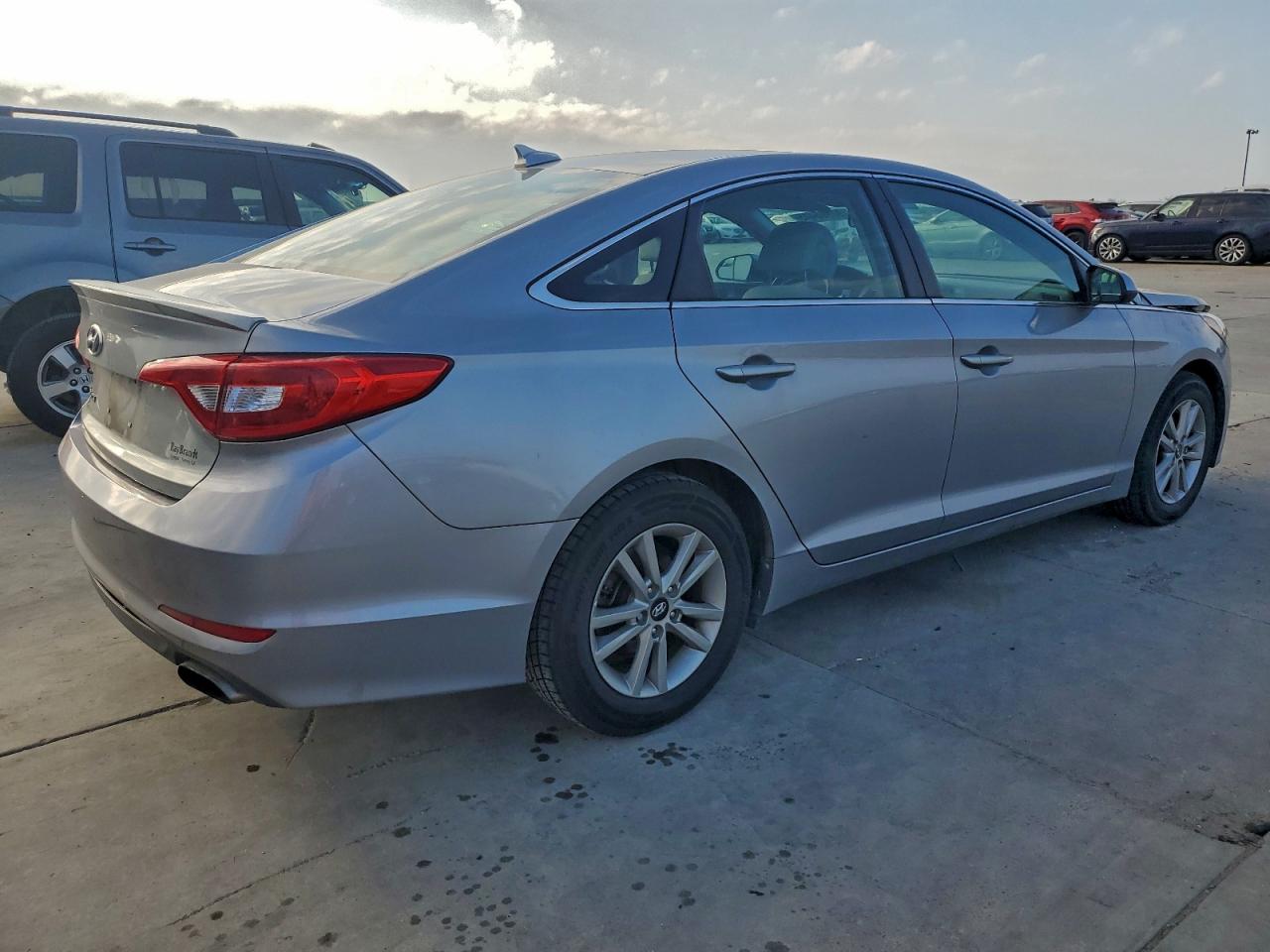 2016 HYUNDAI SONATA SE photo 3