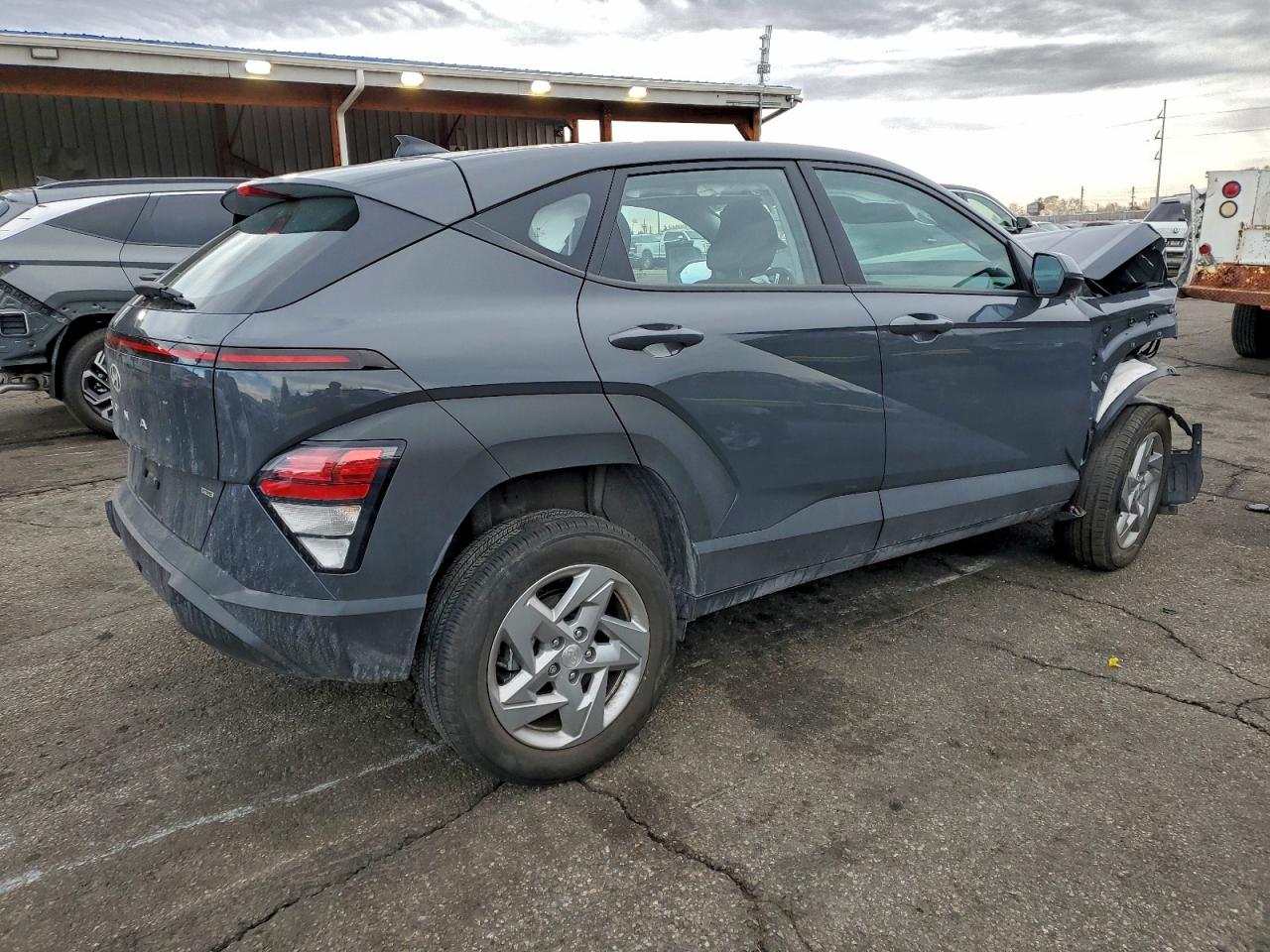 2024 HYUNDAI KONA SE photo 5