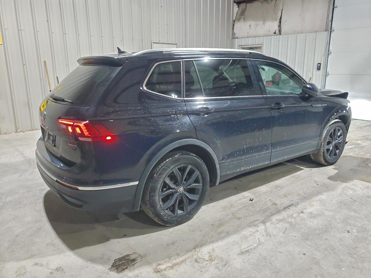 2024 VOLKSWAGEN TIGUAN SE photo 3