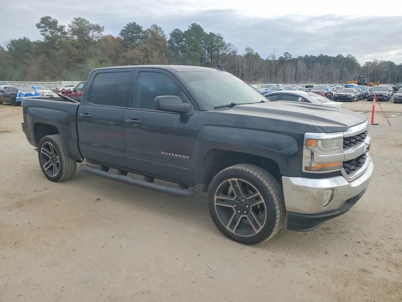 2016 CHEVROLET SILVERADO C1500 LT photo 4
